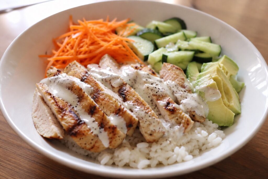 healthy chicken rice bowl.